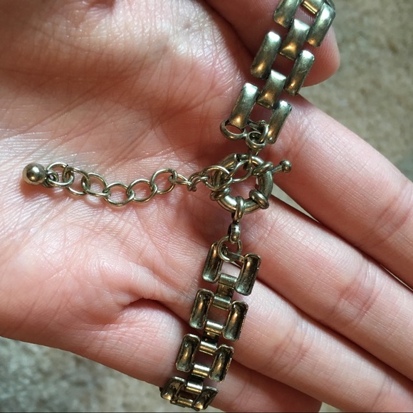 JCrew-inspired bib statement necklace - Picture 3 of 3